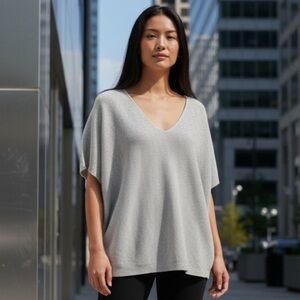 CYRUS Light Gray V-Neck Lightweight Sweater Vest Dolman Cap Sleeve Size Large